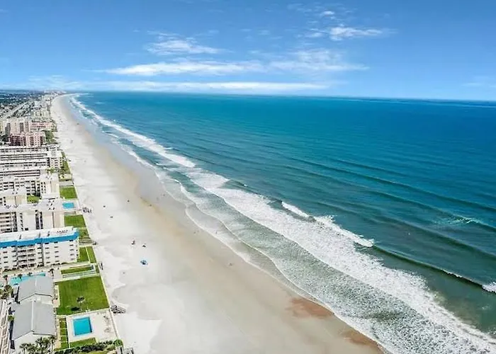 Beachside Serenity Private Balcony With Ocean View, Heated Pool, Bbq, King Bed
