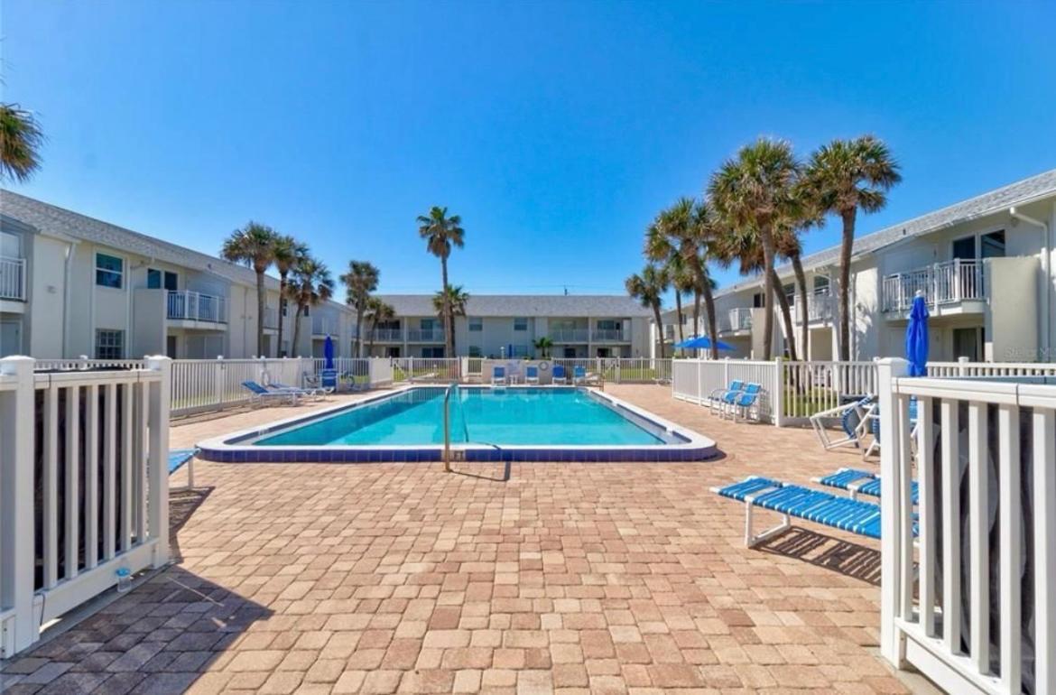 Appartement Beachside Serenity Private Balcony With Ocean View, Heated Pool, Bbq, King Bed